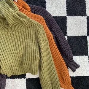 Urban Outfitters | Cropped sweater bundle